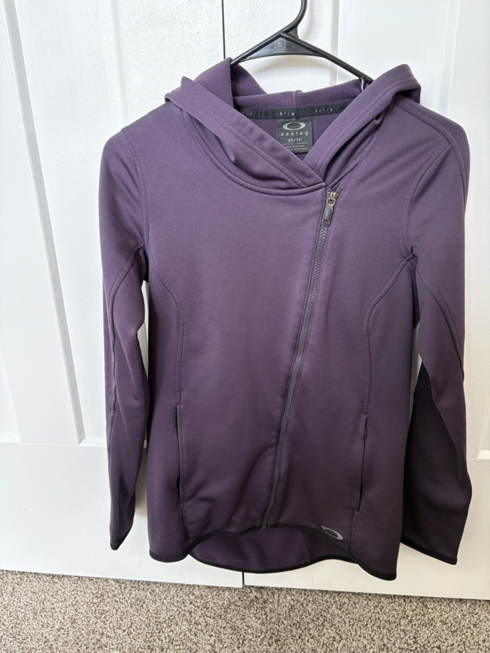Oakley Hooded Jacket in Deep Plum